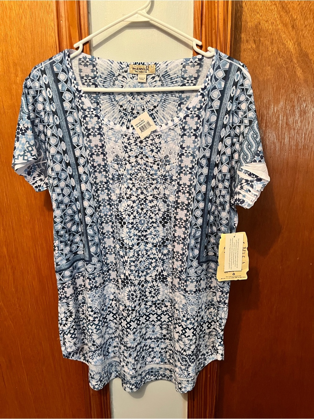 ONE WORLD Blue and White Short Sleeve Patterned Top